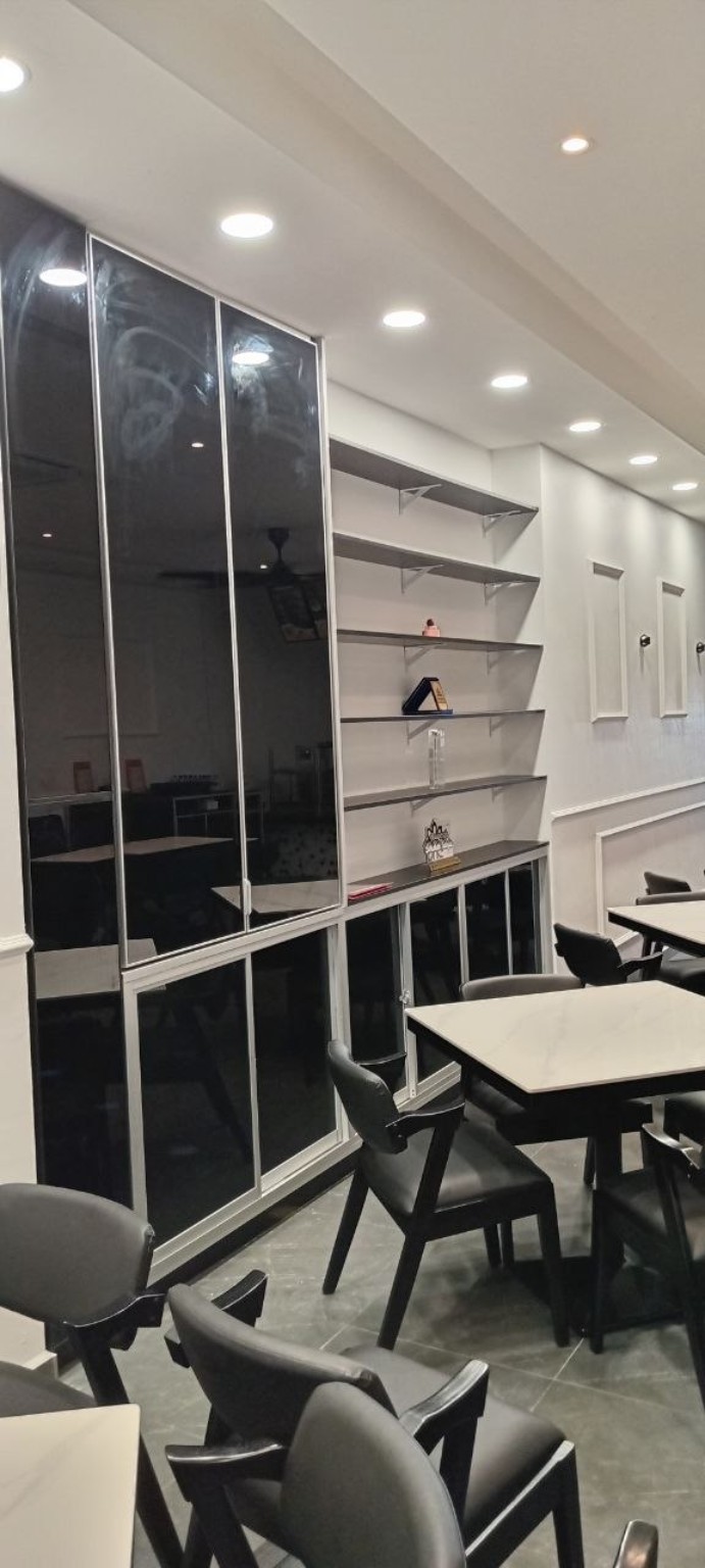3G custom display cabinet